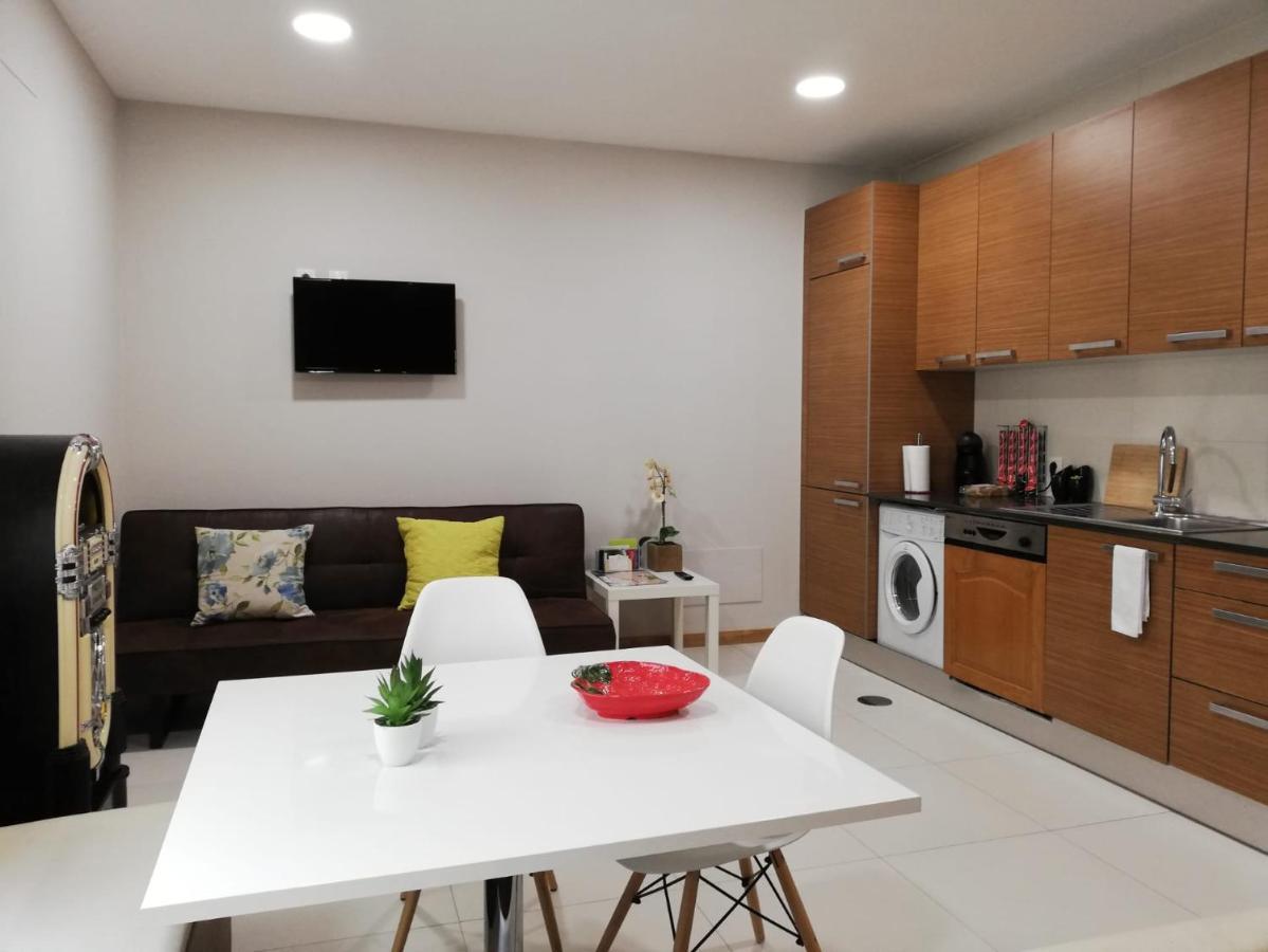 Lovely @ Aveiro's Downtown Apartment
